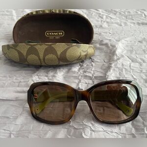 Coach HC 8001 (L001 Emma) 5052/13 Tortoise Green 57-17-135 Sunglasses